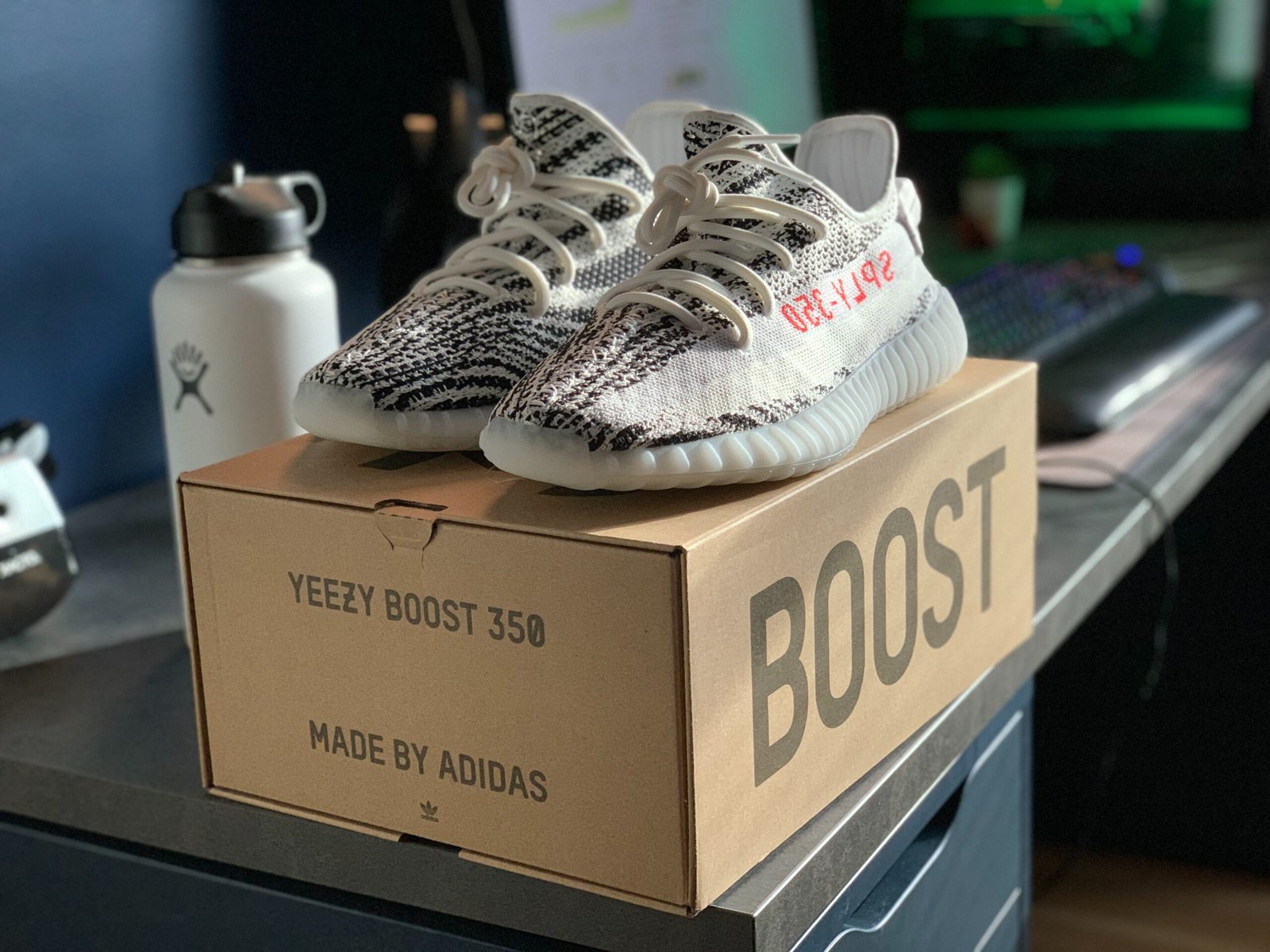 white and black adidas yeezy boost 350 v 2